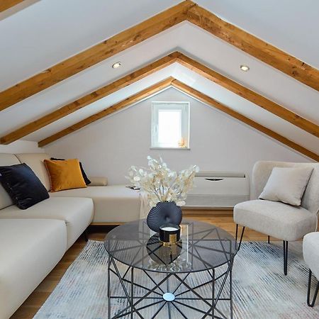 Luxury Penthouse Avalon Apartment ซัฟทัท ภายนอก รูปภาพ